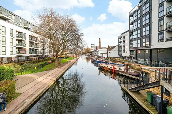 1 Bedroom Apartment To Rent In Canalside Square, London, N1