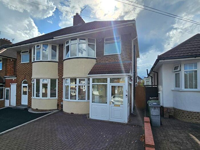 3 Bedroom Semi-Detached House For Sale In Marcot Road, Solihull, B92