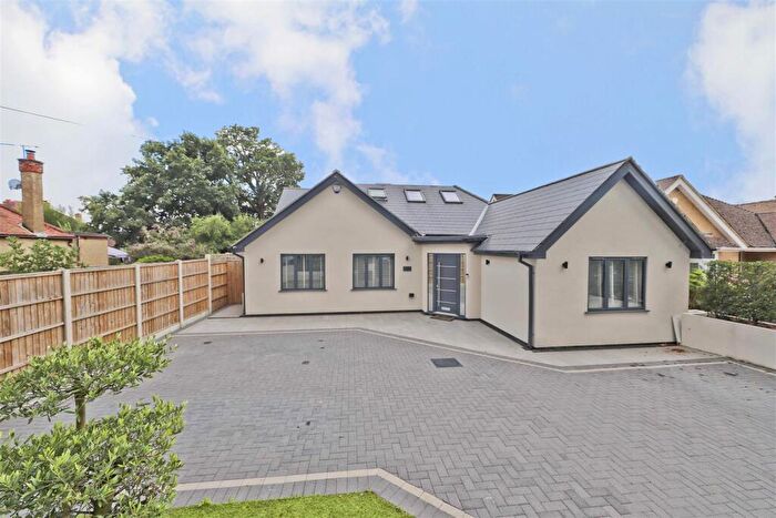 4 Bedroom Detached House For Sale In Howletts Lane, Ruislip, HA4