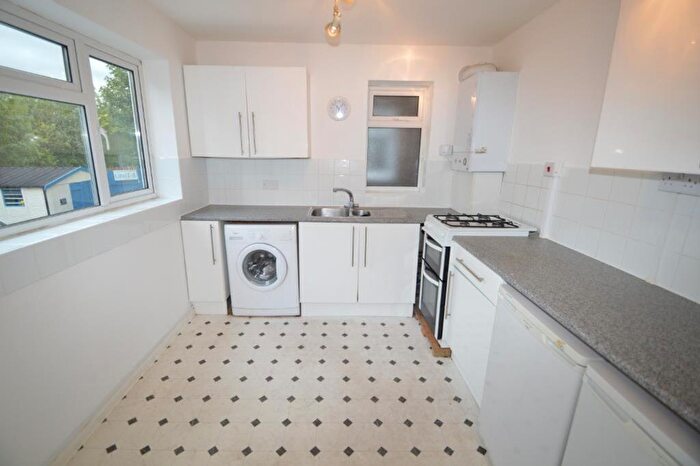 2 Bedroom Flat To Rent In Bressey Grove, London, E18