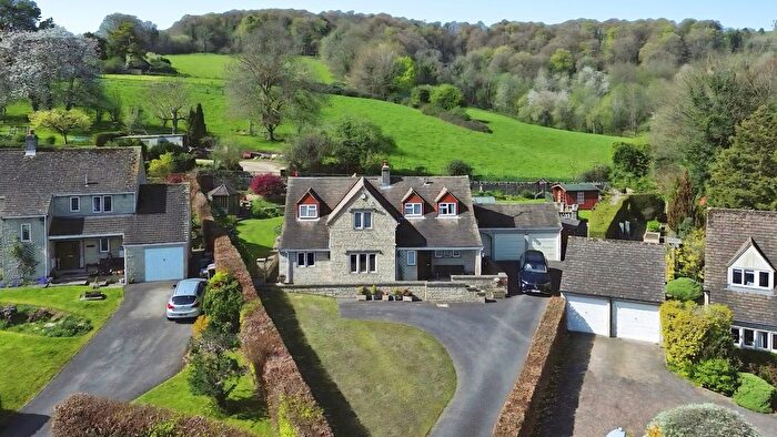 4 Bedroom Detached House For Sale In Lawns Park, North Woodchester, Stroud, GL5
