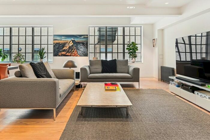 3 Bedroom Flat To Rent In Marshall Street, London, W1F