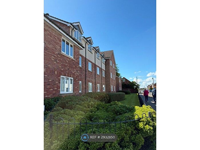 2 Bedroom Flat To Rent In Harpers Court, Cannock, WS12