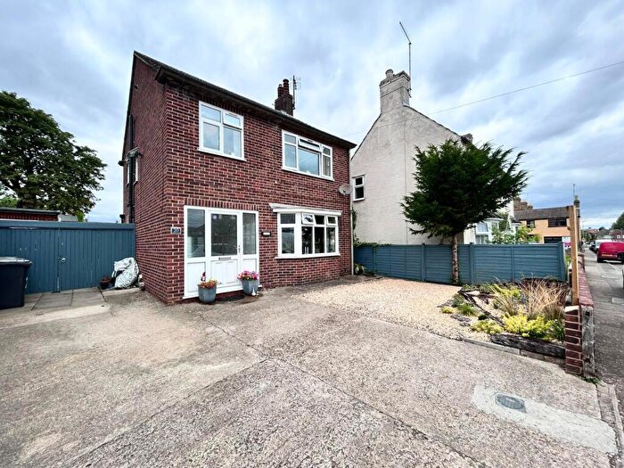 3 Bedroom Detached House For Sale In St. Margarets Road, Peterborough, PE2