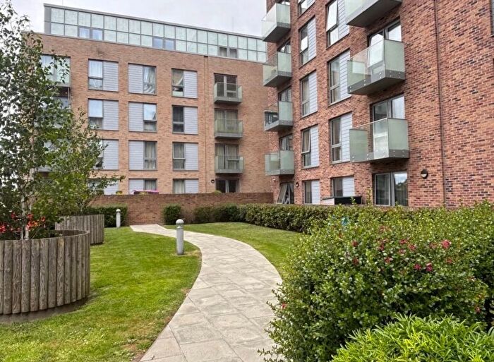 1 Bedroom Flat To Rent In Franklin Court, Borehamwood, WD6
