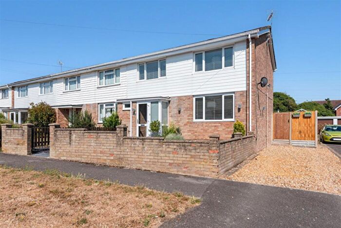 3 Bedroom End Of Terrace House For Sale In Armstrong Rise, Charlton, Andover, SP10