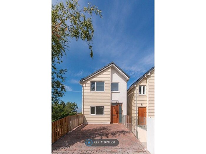 4 Bedroom Detached House To Rent In Bevendean Road, Brighton, BN2