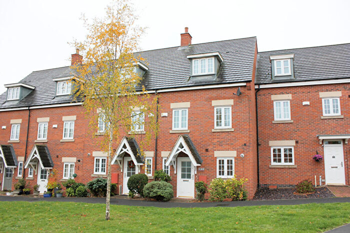 4 Bedroom Terraced House For Sale In Yaffle Crescent, Desborough, NN14