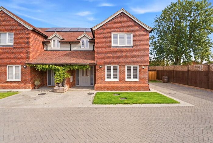 3 Bedroom Semi Detached House For Sale In Fleetwood Gardens, Crossfields, St. Albans, Hertfordshire, AL3