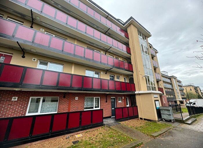 2 Bedroom Flat To Rent In Kingswood Estate, London, SE21
