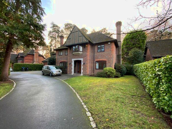 5 Bedroom Detached House To Rent In Hook Heath, GU22