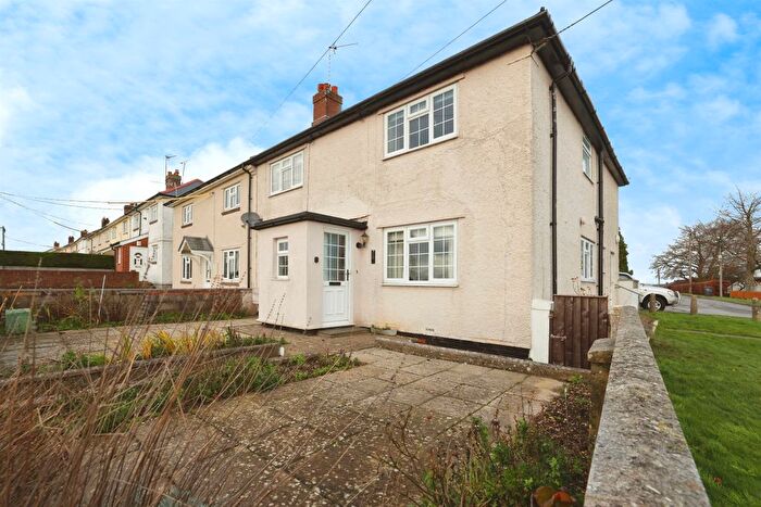 3 Bedroom Semi Detached House For Sale In Larkhill Road, Durrington, Salisbury, SP4