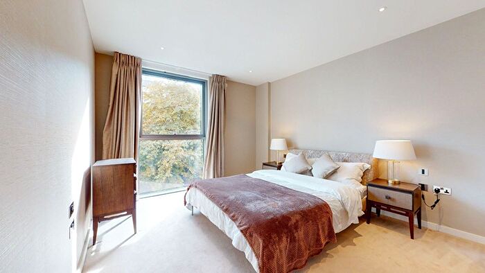 3 Bedroom Flat To Rent In Cremer Street, London, E2