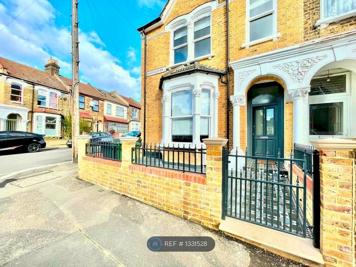 5 Bedroom Semi-Detached House To Rent In Eastfield Road, Walthamstow, E17
