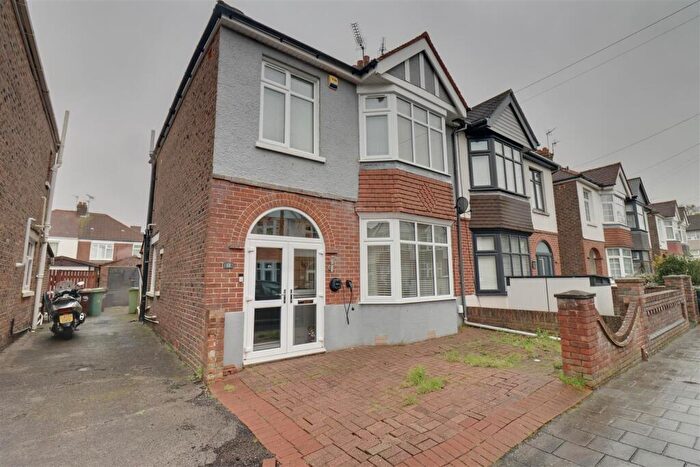 3 Bedroom Semi Detached House For Sale In Elmwood Road, Hilsea, Portsmouth, PO2