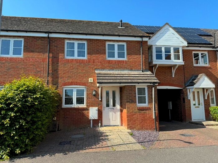 3 Bedroom Semi-Detached House To Rent In Maple Fields, Seaford, East Sussex, BN25