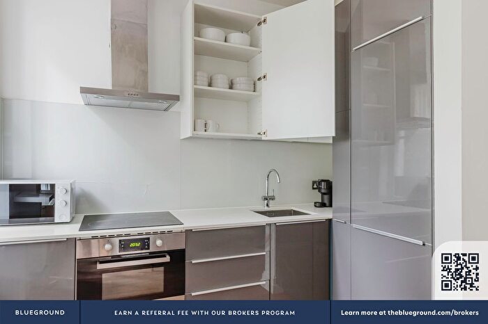 2 Bedroom Flat To Rent In Earl's Court, SW5