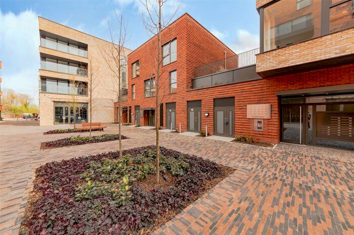 2 Bedroom Flat To Rent In Poulter Walk, Trumpington, Cambridge, CB2