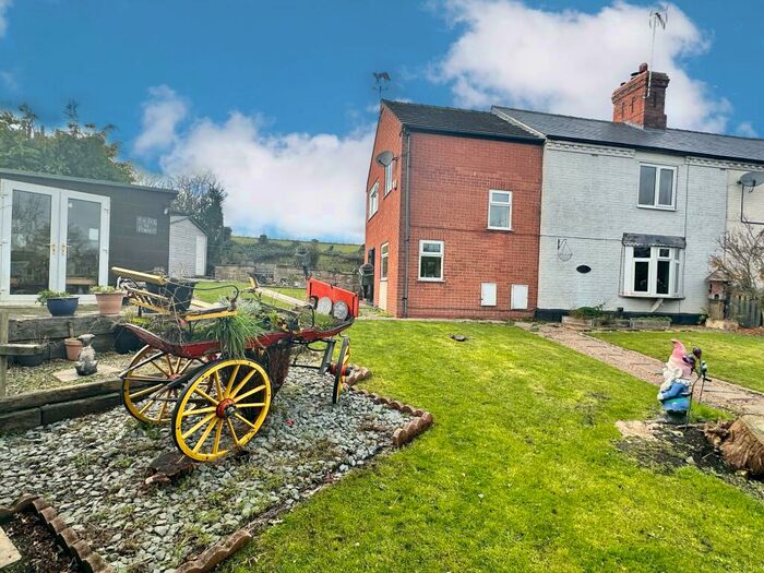 4 Bedroom Semi-Detached House For Sale In Chesterfield Road, Chesterfield, S44