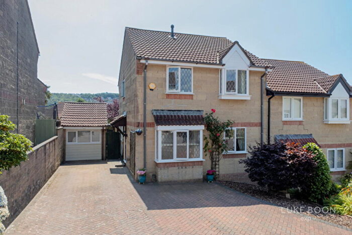 3 Bedroom Semi-Detached House For Sale In Birchwood Gardens, Plympton, PL7