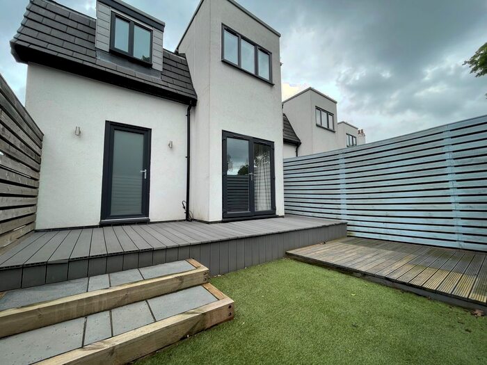 3 Bedroom End Of Terrace House To Rent In Thackerays Lane, Woodthorpe, Nottingham, NG5