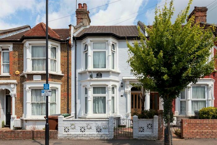 3 Bedroom Property To Rent In Northbank Road, Walthamstow, E17