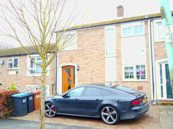 3 Bedroom Semi-Detached House To Rent In Northdown Road, Hatfield, AL10