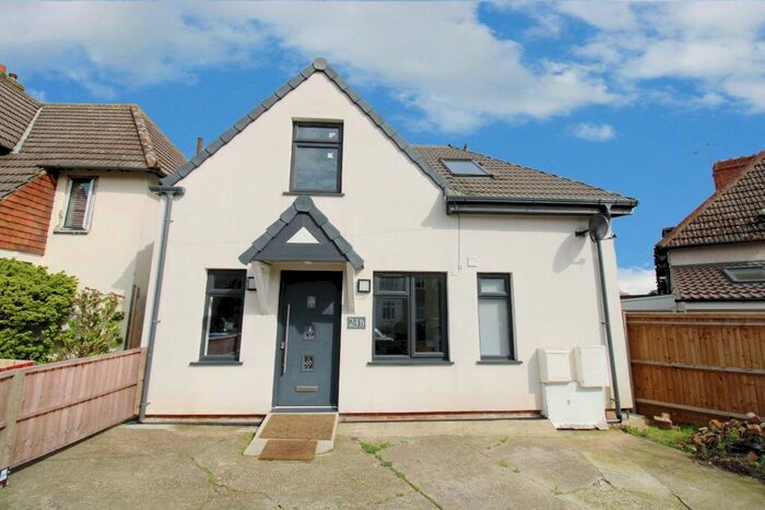 2 Bedroom Detached House To Rent In Barnehurst Avenue, Erith, DA8