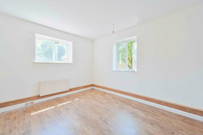 1 Bedroom Flat To Rent In Elwyn Gardens, Lee, London, SE12