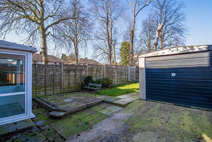 2 Bedroom Semi-Detached House For Sale In Kettlethorpe Road, Wakefield, WF2