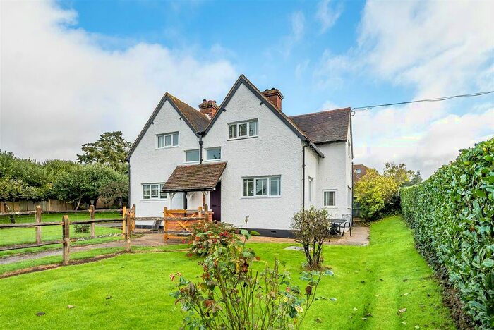 2 Bedroom Property To Rent In Holmbury Road, Ewhurst, Cranleigh, GU6