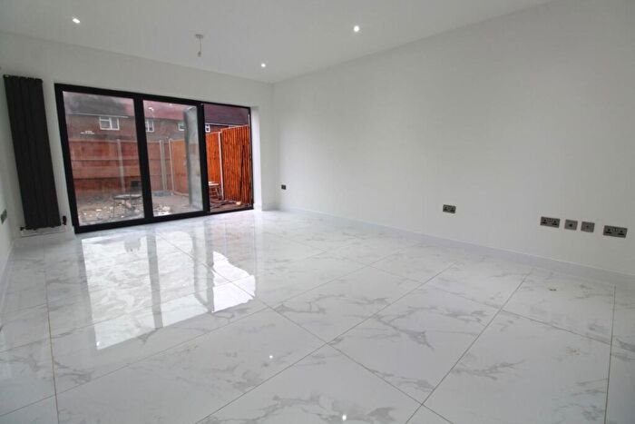 3 Bedroom Terraced House To Rent In Raglan Avenue, Waltham Cross, EN8