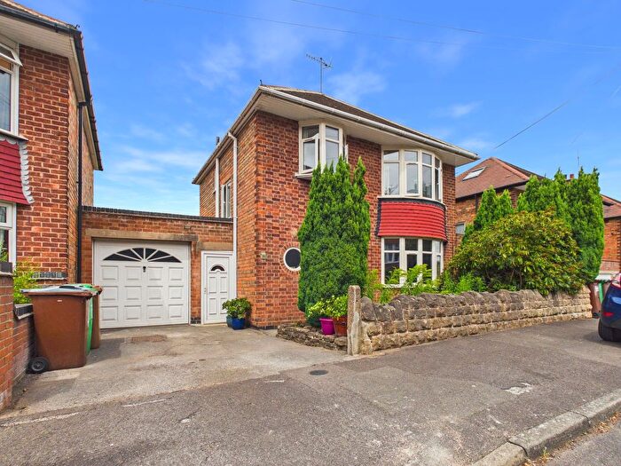 3 Bedroom Link Detached House For Sale In Newfield Road, Nottingham, NG5