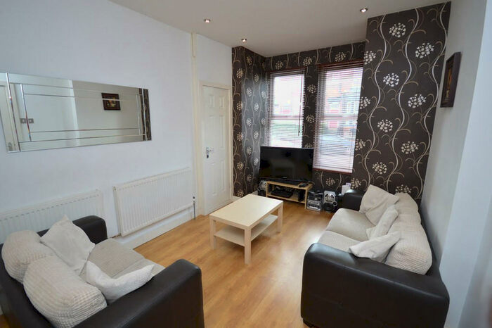 4 Bedroom Terraced House To Rent In Cliff Mount, Leeds - Ref A, TP77