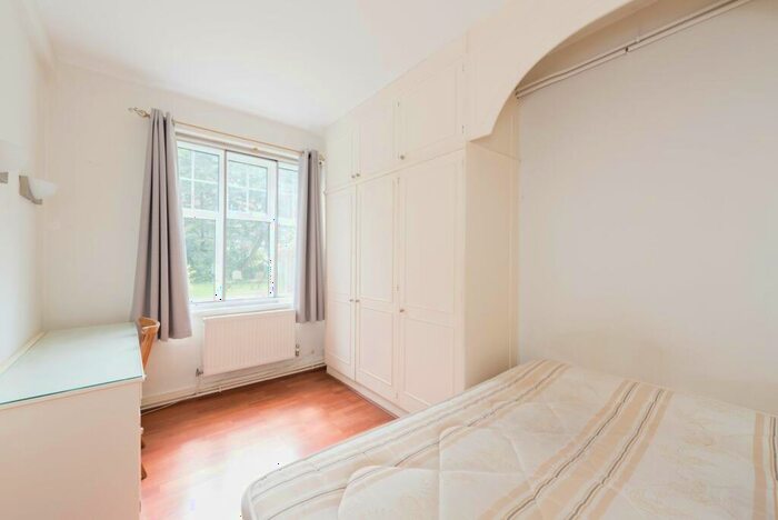 1 Bedroom Apartment For Sale In Holmefield Court, Belsize Grove, London, NW3