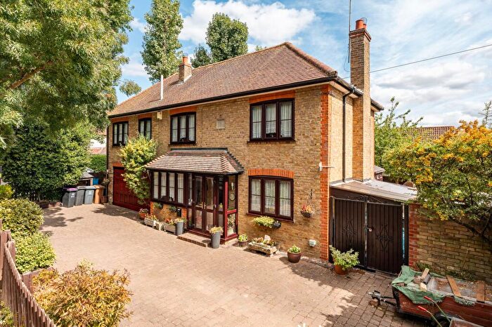 5 Bedroom Detached House For Sale In Hadham Cross, Much Hadham, SG10