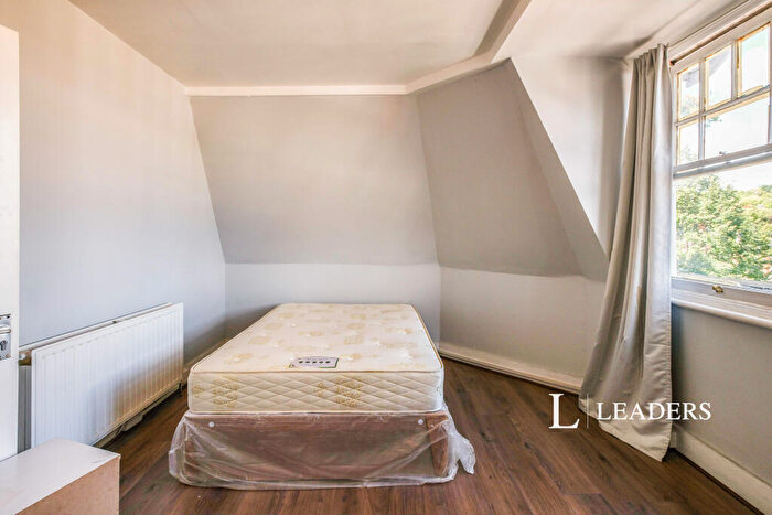 1 Bedroom House To Rent In London Road, London, SE23