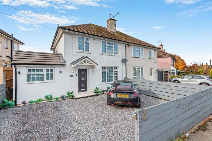 3 Bedroom Semi Detached House For Sale In Derby Road, Maidstone, ME15