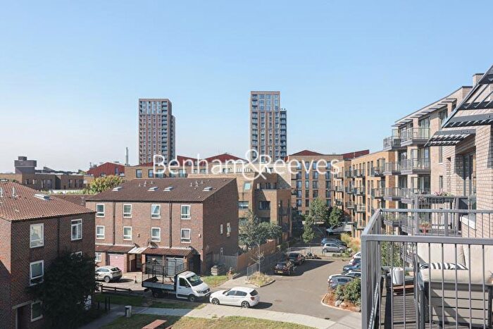 2 Bedroom Apartment To Rent In Aurora Point, Winchester Square, SE8