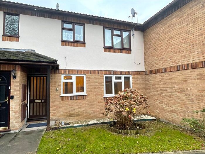 2 Bedroom Flat To Rent In Colman Close, Stanford-Le-Hope, Essex, SS17
