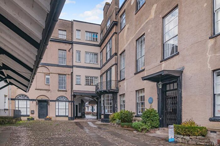 2 Bedroom Flat For Sale In Beaufort Arms Court, Monmouth, NP25