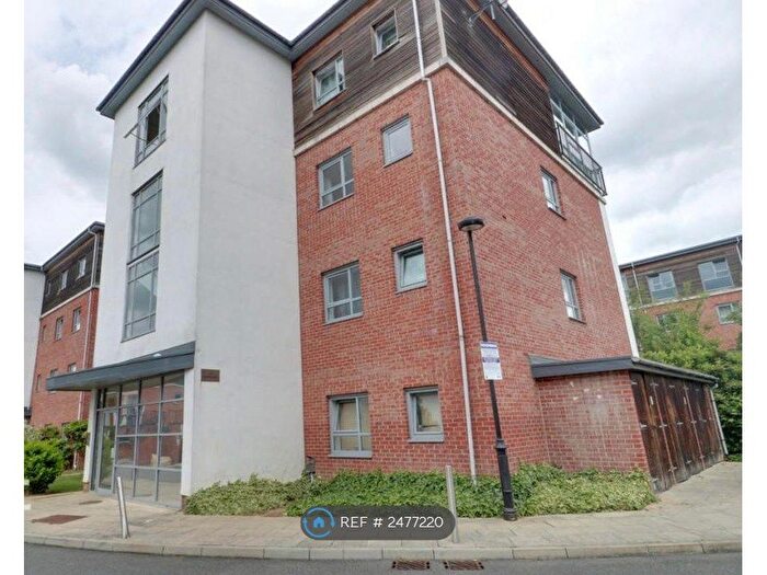 2 Bedroom Flat To Rent In Eddleston Court, Romford, RM1