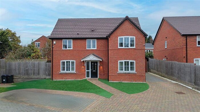 4 Bedroom Detached House To Rent In Warwick Gardens, Hall Green, Birmingham, B28
