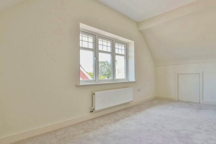3 Bedroom Bungalow For Sale In Clavell Close, Poole, BH12