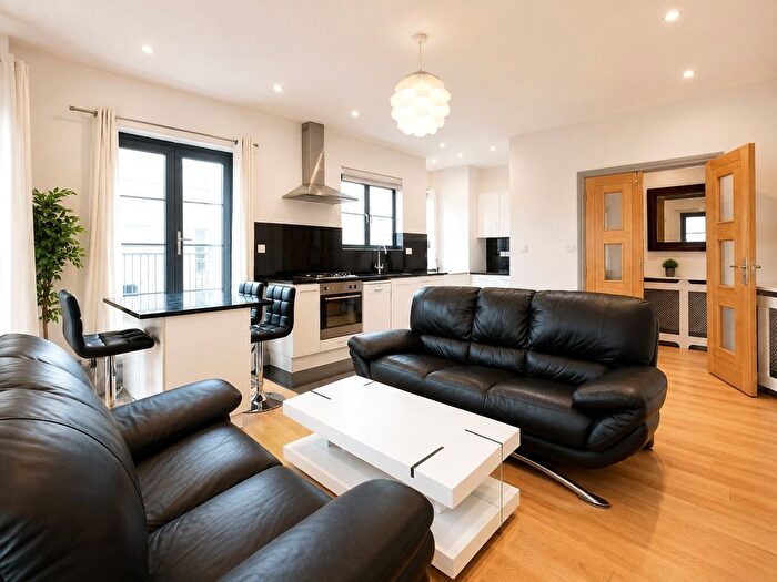2 Bedroom Flat To Rent In Greatorex Street, London, E1