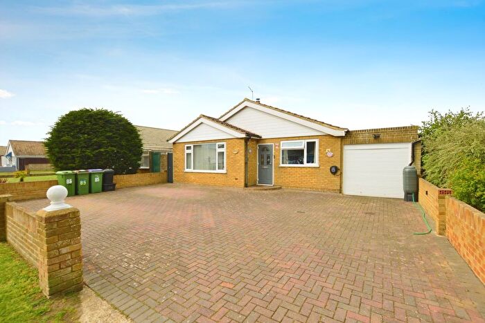 4 Bedroom Bungalow For Sale In Leonard Road, Greatstone, New Romney, TN28