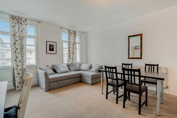 3 Bedroom Flat To Rent In Cromwell Road, South Kensington, London, SW7