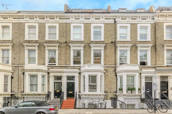 2 Bedroom Flat To Rent In Finborough Road, Chelsea, London, SW10