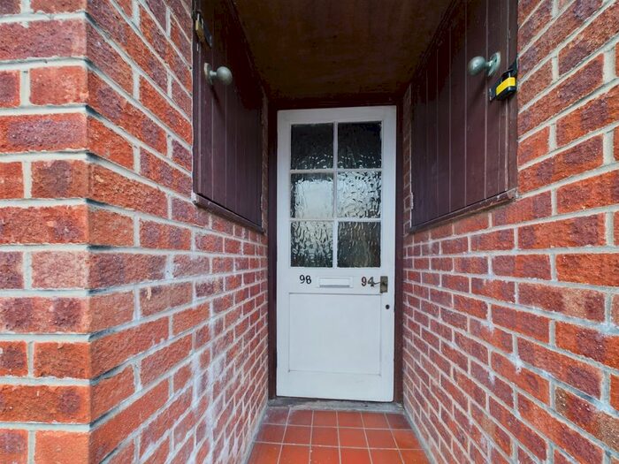 1 Bedroom Flat To Rent In Maple Close, Hardwicke, Gloucester, GL2