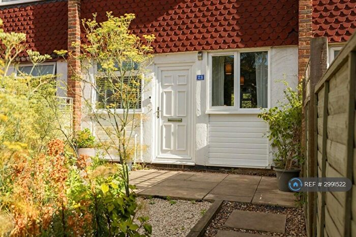 1 Bedroom Flat To Rent In Alanthus Close, London, SE12